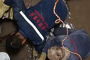 贵阳电梯井堵漏施工视频